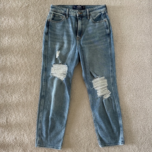 Hollister Ultra High-Rise Mom Jean NWOT - Picture 1 of 4